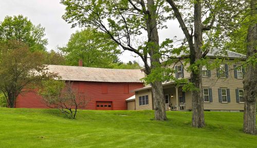 441 Guilford St, Brattleboro, VT, 05301-6401 | Card Image