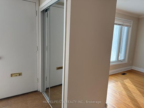 1068 Lawrence Ave E, North York, ON, M3C1R6 | Card Image