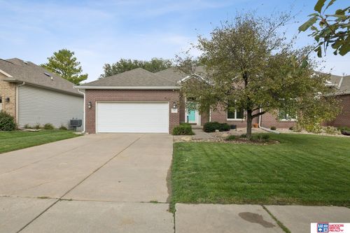 1620 Old Farm Rd, Lincoln, NE, 68512-1878 | Card Image