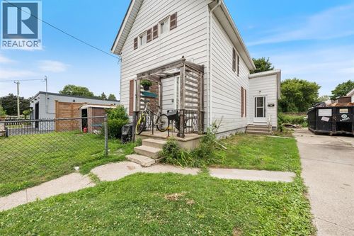 b-118 Talfourd St, Sarnia, ON, N7T1N4 | Card Image