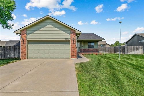 6516 N Chisholm Pointe St, Park City, KS, 67219-2339 | Card Image