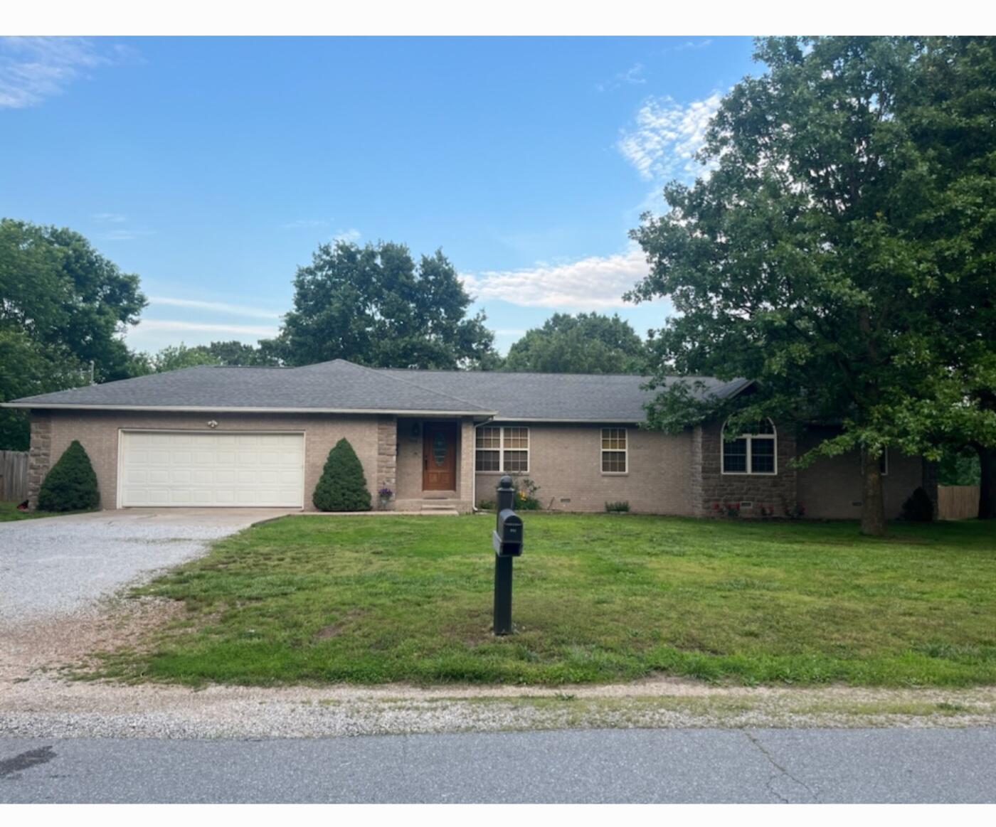 Walnut St, Pierce City, MO 65723