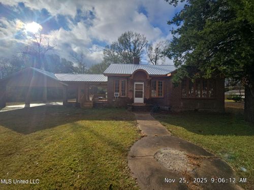 413 Pine St, Lexington, MS, 39095-3248 | Card Image