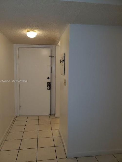 423-8635 Nw 8th St, Miami, FL, 33126-5949 | Card Image