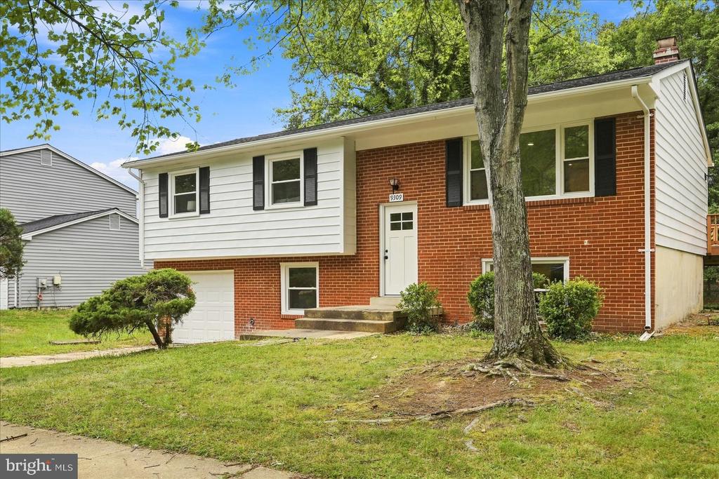 Residential in FORT WASHINGTON 4