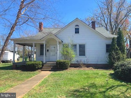 218 Claiborne Ave, Fredericksburg, VA, 22405-2612 | Card Image
