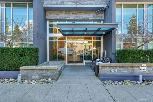 1803 - 958 Ridgeway Avenue, Condo with 2 bedrooms, 1 bathrooms and 1 parking in Coquitlam BC | Image 2