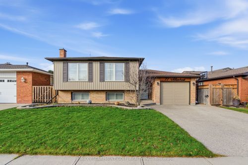 71 Allanbrook St, Stoney Creek, ON, L8J1P9 | Card Image