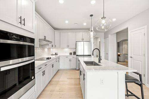 308-7 Green St, Shrewsbury, MA, 01545-4704 | Card Image