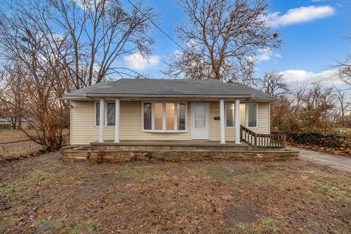 3470 E Division St, Decatur, IL, 62526-5636 | Card Image