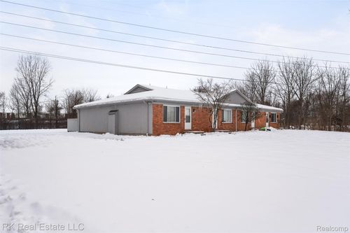 58629 Wallington, Washington Twp, MI, 48094-2779 | Card Image