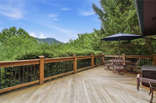260 Woodwinds Ln, Seven Devils, NC, 28604-7914 | Card Image