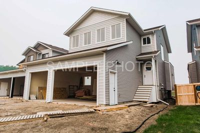 10706 150 Ave, House detached with 3 bedrooms, 2 bathrooms and 6 parking in Grande Prairie AB | Image 1