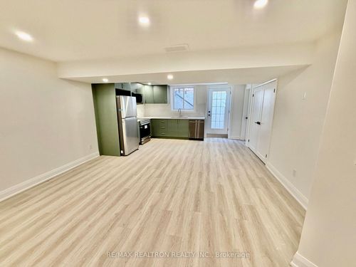 1040 Eagletrace Dr, London, ON, N6G0S5 | Card Image