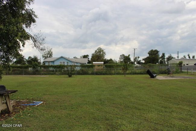 25676 Ne Evans St, House other with 3 bedrooms, 2 bathrooms and null parking in Altha FL | Image 21