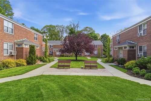 2a-83 Edwards St, Roslyn Heights, NY, 11577-1296 | Card Image