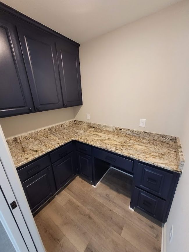 647 Mesquite Tree Rd, House other with 3 bedrooms, 2 bathrooms and 2 parking in Lacy Lakeview TX | Image 14