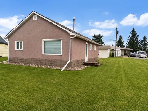 5007 51 St, Hardisty, AB, T0B1V0 | Card Image