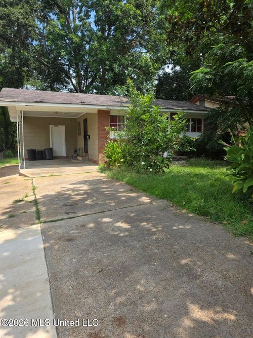 2704 Newport St, Jackson, MS, 39213-5446 | Card Image