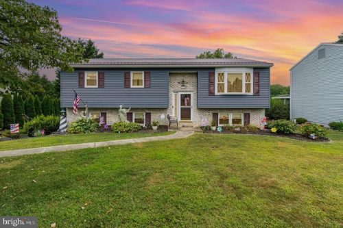 917 Hawthorne St, ENOLA, PA, 17025-2922 | Card Image