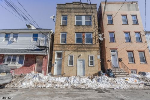 529 E Jersey St, Elizabethport, NJ, 07206-2213 | Card Image