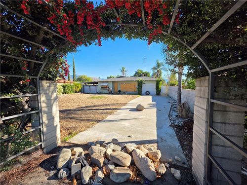 2927 Duffy St, San Bernardino, CA, 92407-6309 | Card Image