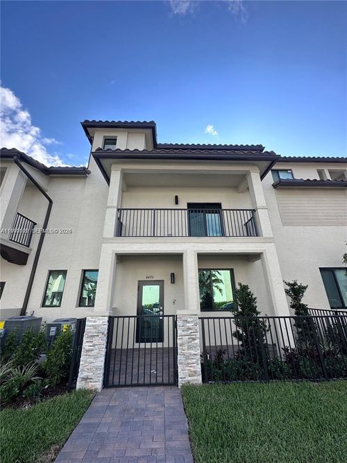 4470 Nw 83rd Ave, Doral, FL, 33166-5897 | Card Image