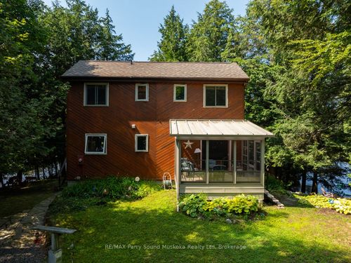 18 Meharg Dr, Mckellar, ON, P2A0B5 | Card Image