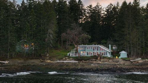 281 Bellhouse Rd, Galiano Island, BC, V0N1P0 | Card Image