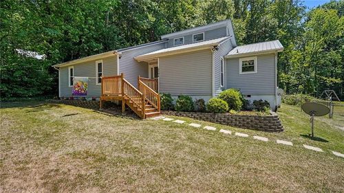 6594 Riverwood Rd, Walkertown, NC, 27051-9761 | Card Image
