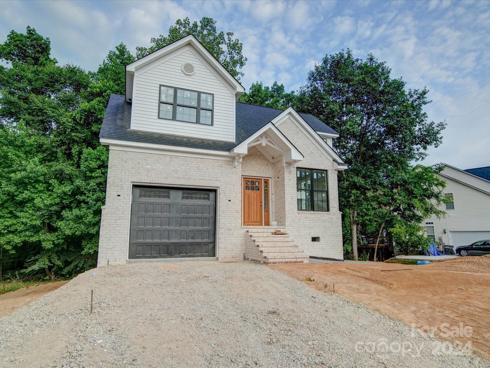 MT Isle Harbor Dr, Charlotte, NC 28214