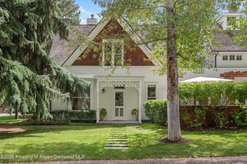 629 W Smuggler St, Aspen, CO, 81611-1262 | Card Image
