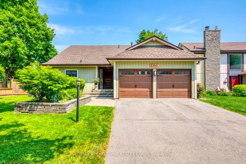 2362 Sinclair Cir, Burlington, ON, L7P3B3 | Card Image