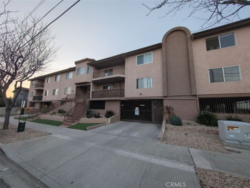 l-221 W Elm Avenue, Burbank, CA, 91502 | Card Image