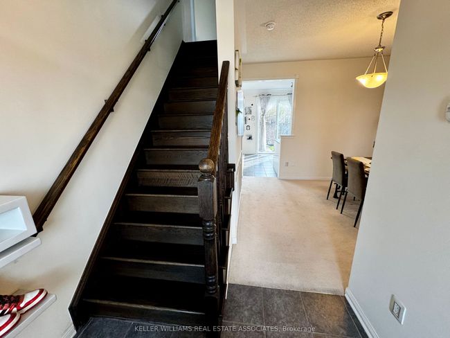 1058 Farmstead Dr, House other with 3 bedrooms, 3 bathrooms and 1 parking in Milton ON | Image 12