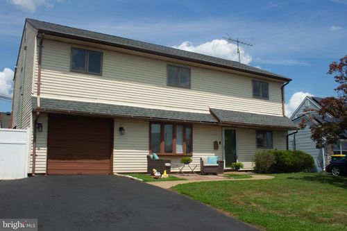 29 Vividleaf Ln, LEVITTOWN, PA, 19054-1311 | Card Image