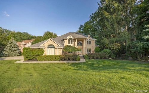 1753 Deer Path Trl, Oxford, MI, 48371-6061 | Card Image
