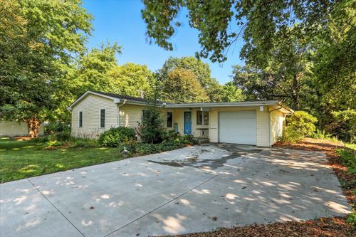 306 E South Mahomet Rd, Mahomet, IL, 61853-3607 | Card Image