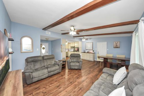 1405 Avenue G, Danbury, TX, 77534-8076 | Card Image