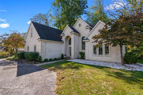 7241 Hidden Valley Dr, Lambertville, MI, 48144-9444 | Card Image