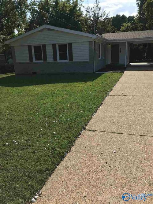 4235 Teejay Dr Nw, Huntsville, AL, 35810-1939 | Card Image