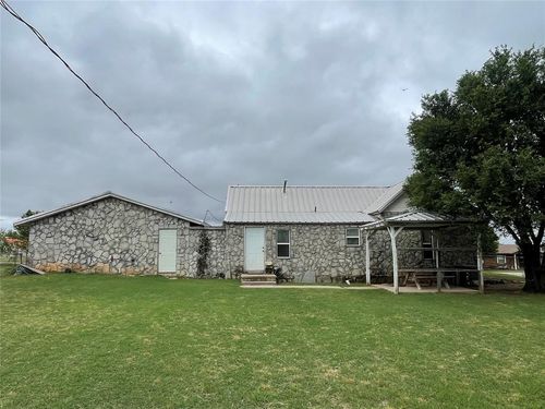 413 N Noble Ave, Hinton, OK, 73047-2390 | Card Image