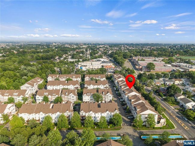 34 George Russell Way, Condo with 2 bedrooms, 3 bathrooms and null parking in Clifton NJ | Image 24