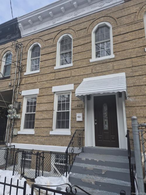 623 Ashford St, Brooklyn, NY, 11207-5601 | Card Image