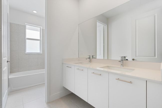 12240 Sw 44 Th Ct, House other with 5 bedrooms, 5 bathrooms and null parking in Davie FL | Image 17