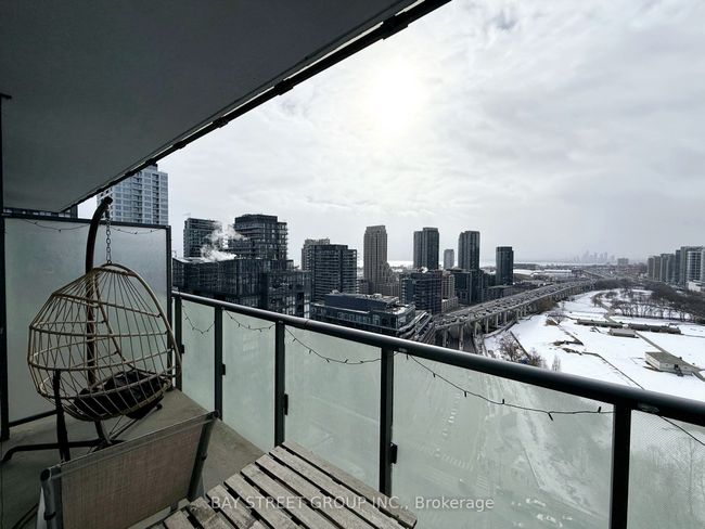 2112 - 170 Fort York Blvd, Condo with 2 bedrooms, 1 bathrooms and null parking in Toronto ON | Image 11