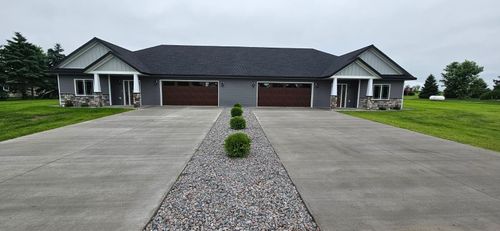 607 W Colfax St, Parkers Prairie, MN, 56361-8172 | Card Image