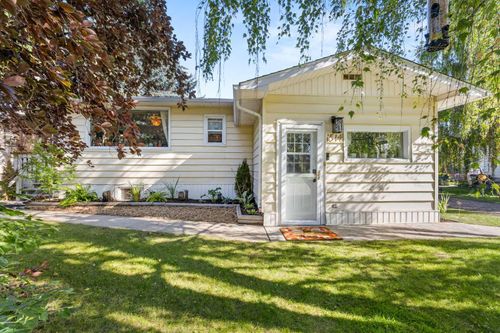 1514 22 Ave, Didsbury, AB, T0M0A2 | Card Image