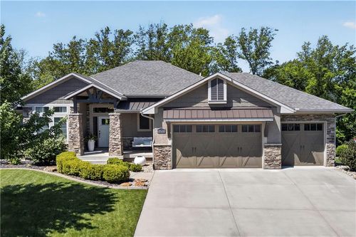 1406 Kenton Ln, Raymore, MO, 64083-7204 | Card Image