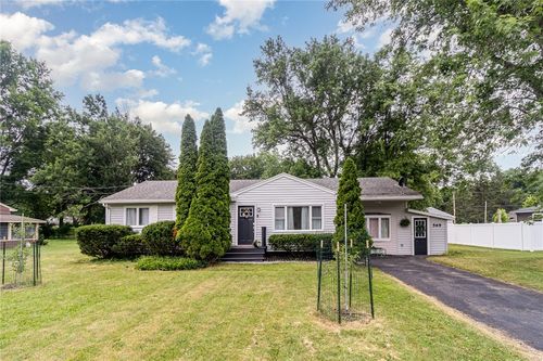 569 Marsh Rd, Pittsford, NY, 14534-3331 | Card Image